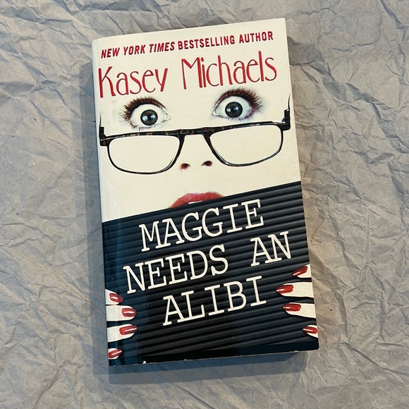 ⭐️5 for $15⭐️Maggie Needs An Alibi by Kasey Michaels | Book - Picture 1 of 2